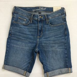 Bermuda jean shorts